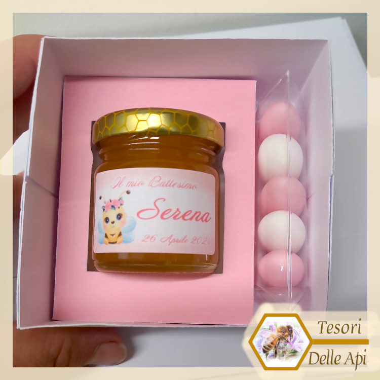 Bomboniera Battesimo Bimbo Bimba Elegante Vaso 50g Miele Millefiori Scatola Personalizzata Confetti Apetta Bomboniera Battesimo Bimbo Bimba Elegante Vaso 50g Miele Millefiori Scatola Personalizzata Confetti Apetta