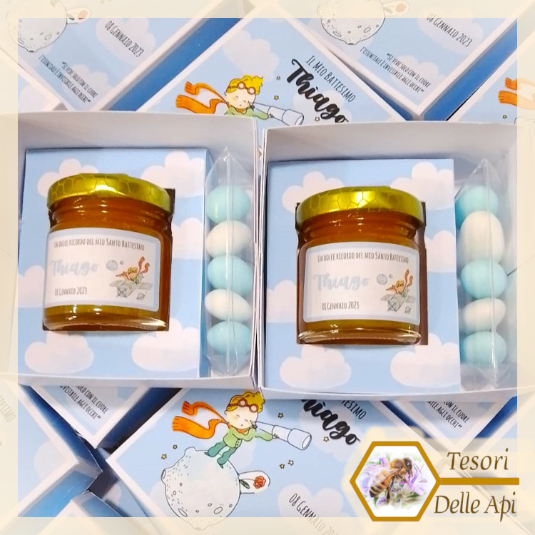 Bomboniera Battesimo Bimbo Piccolo Elegante Vaso 50g Miele Millefiori Scatola Personalizzata Confe Bomboniera Battesimo Bimbo Piccolo Elegante Vaso 50g Miele Millefiori Scatola Personalizzata Confe