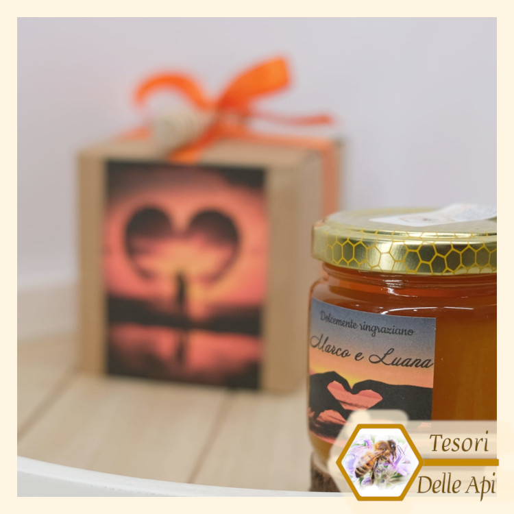 Bomboniere Miele Matrimonio Coppia Tramonto Alba Mare Sposi Cuore Vaso 125g Miele Millefiori etichetta Bomboniere Miele Matrimonio Coppia Tramonto Alba Mare Sposi Cuore Vaso 125g Miele Millefiori etichetta