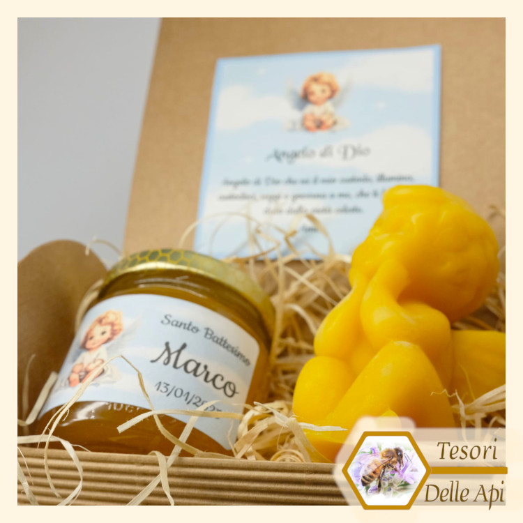 Modello 79 Prima Comunione Cresima Bomboniera Miele Battesimo Con angelo in cera d'api Bauletto in cartoncino avana Modello 79 Prima Comunione Cresima Bomboniera Miele Battesimo Con angelo in cera d'api Bauletto in cartoncino avana