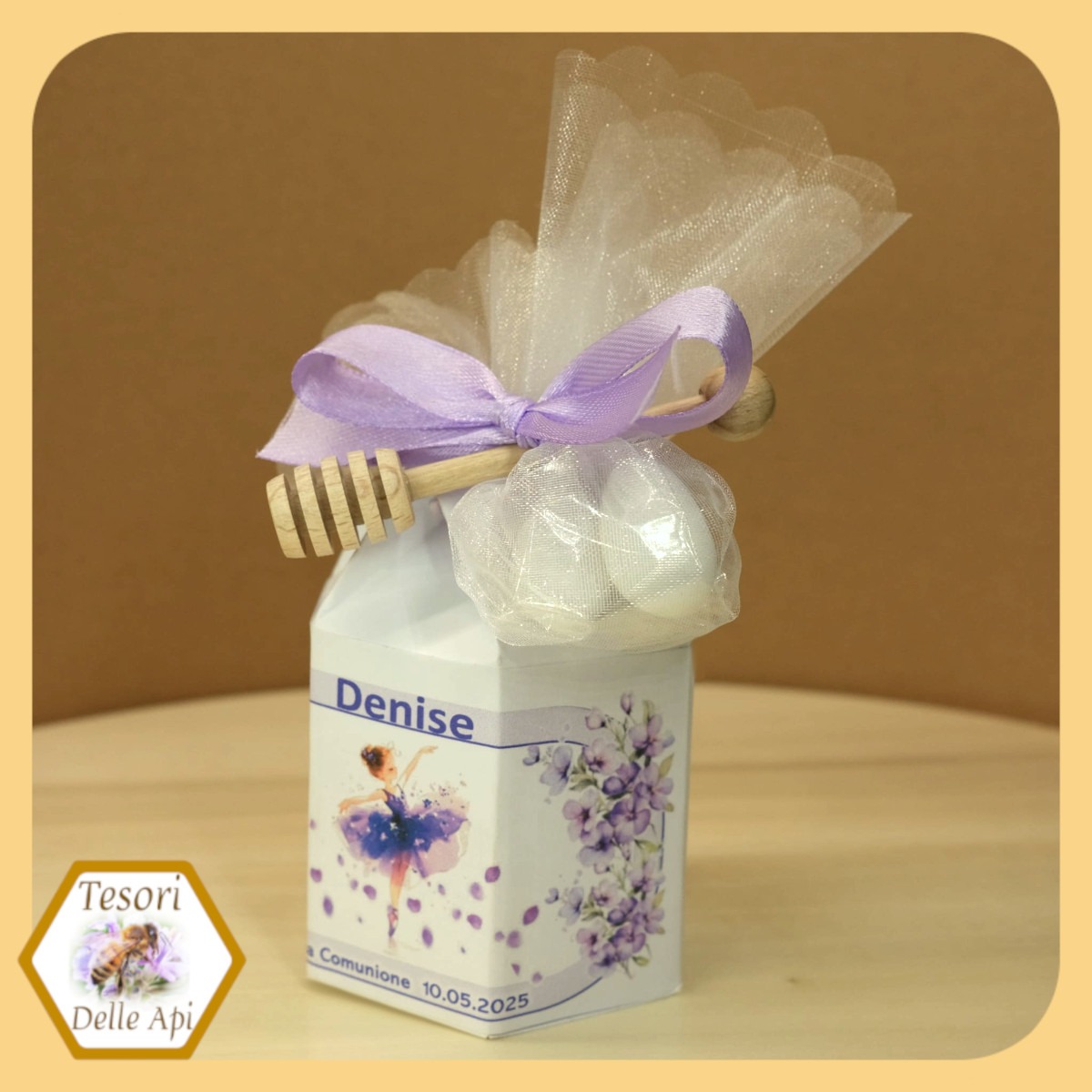 bomboniere-comunione-vaso-miele-in-scatola-esagonale-con-spargimiele-e-confetti