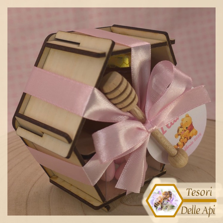 bomboniere-vasetto-miele-e-confetti-espositore-esagonale-legno-con-spargimiele-e-nastro-esterno